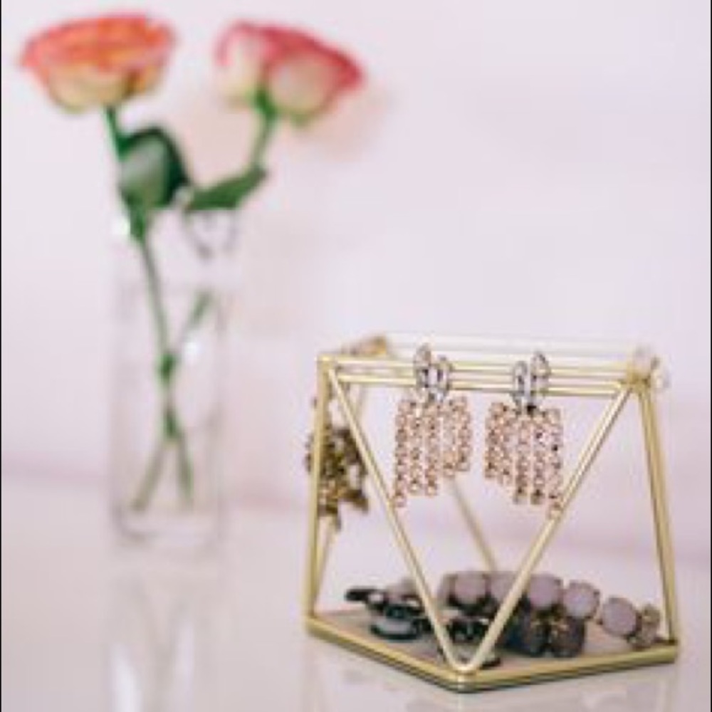 Bauble BarxGal Meets Glam Geometric Jewelry Basket - Picture 2 of 4